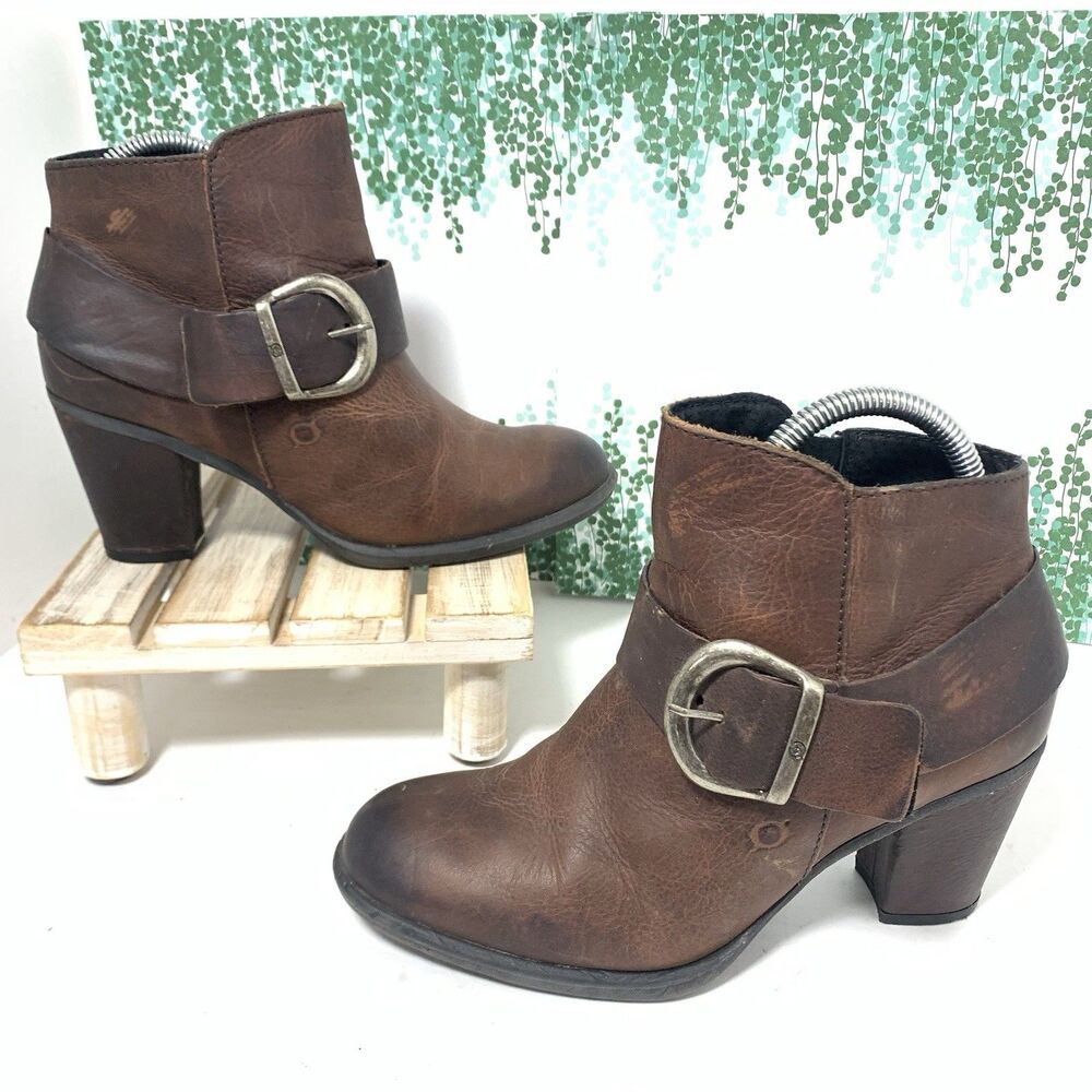 Born Brown Leather Stacked Heel Buckle Strap Ankle Boots Size 8 US / 39 EU Women